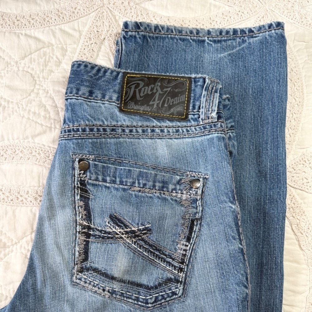 Wrangler Rock 47 Jeans Medium Wash Distressed Embroidered Bootcut Mens 32x32
